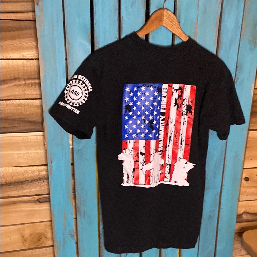 UAW Veterans Committee American Flag Design black graphic t shirt medium USA